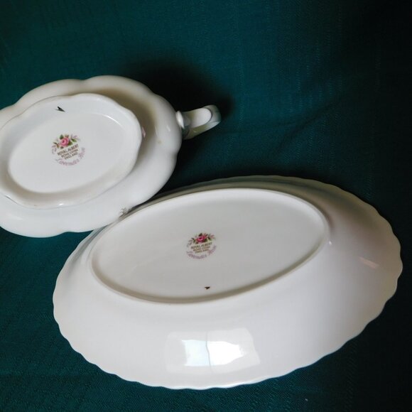 Royal Albert Lavender Rose (1970) gravy boat with underplate mint condition - Picture 5 of 5